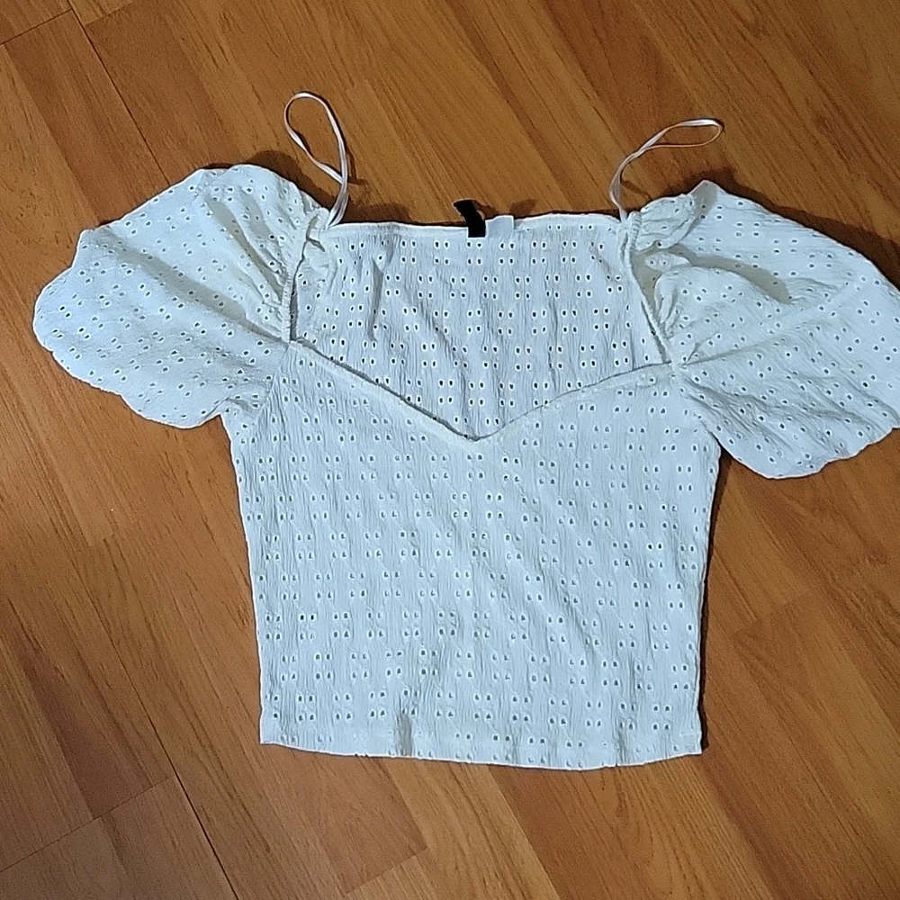 Sold - Picture 1 of 6